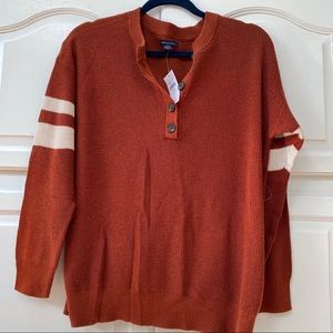 American Eagle pull over sweater
